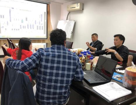 厄瓜多爾客戶考察1 (2).jpg 厄瓜多爾客戶來渝考察凱潛廢機油過濾設(shè)備